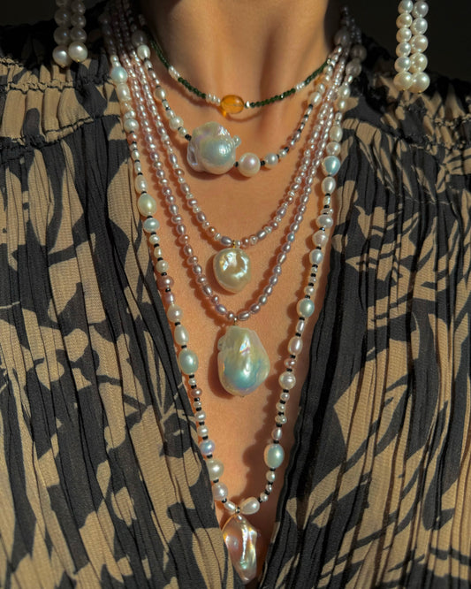 THE MOMENT Long Necklace